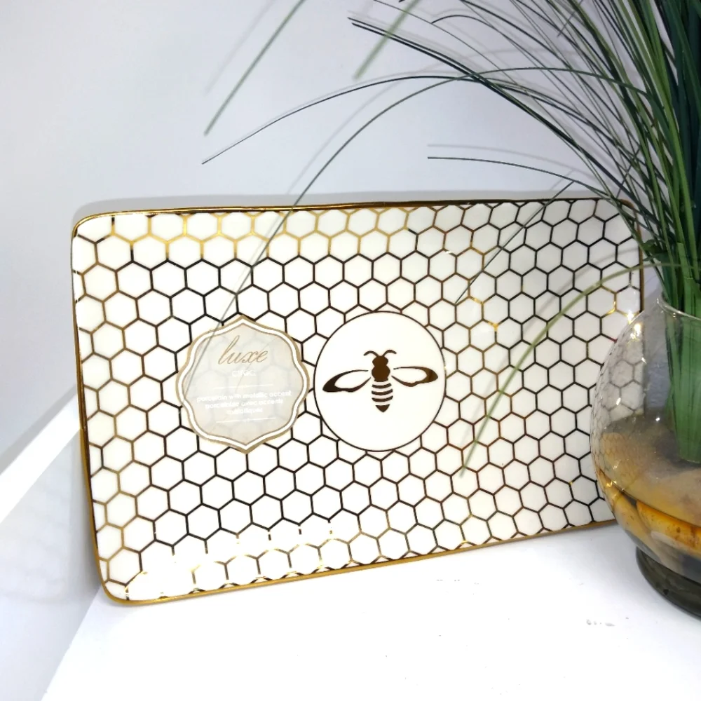 Luxe by Ciroa Porcelain w/ Metallic Accents Honeycomb Plate 9 1/4